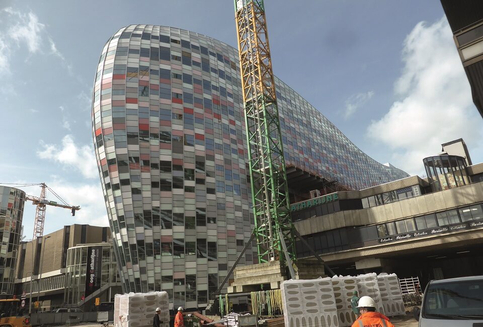 Eerste fase van Hoog Catharijne tijdens de bouw